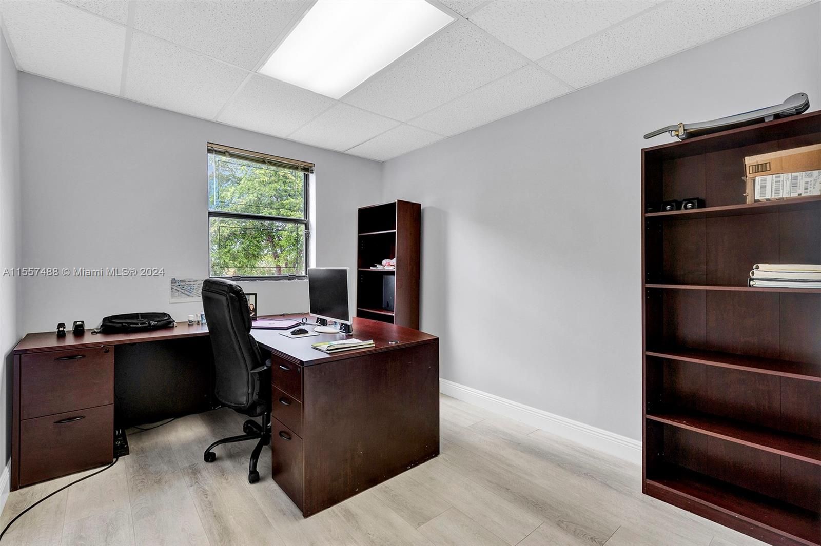 Private Office 8