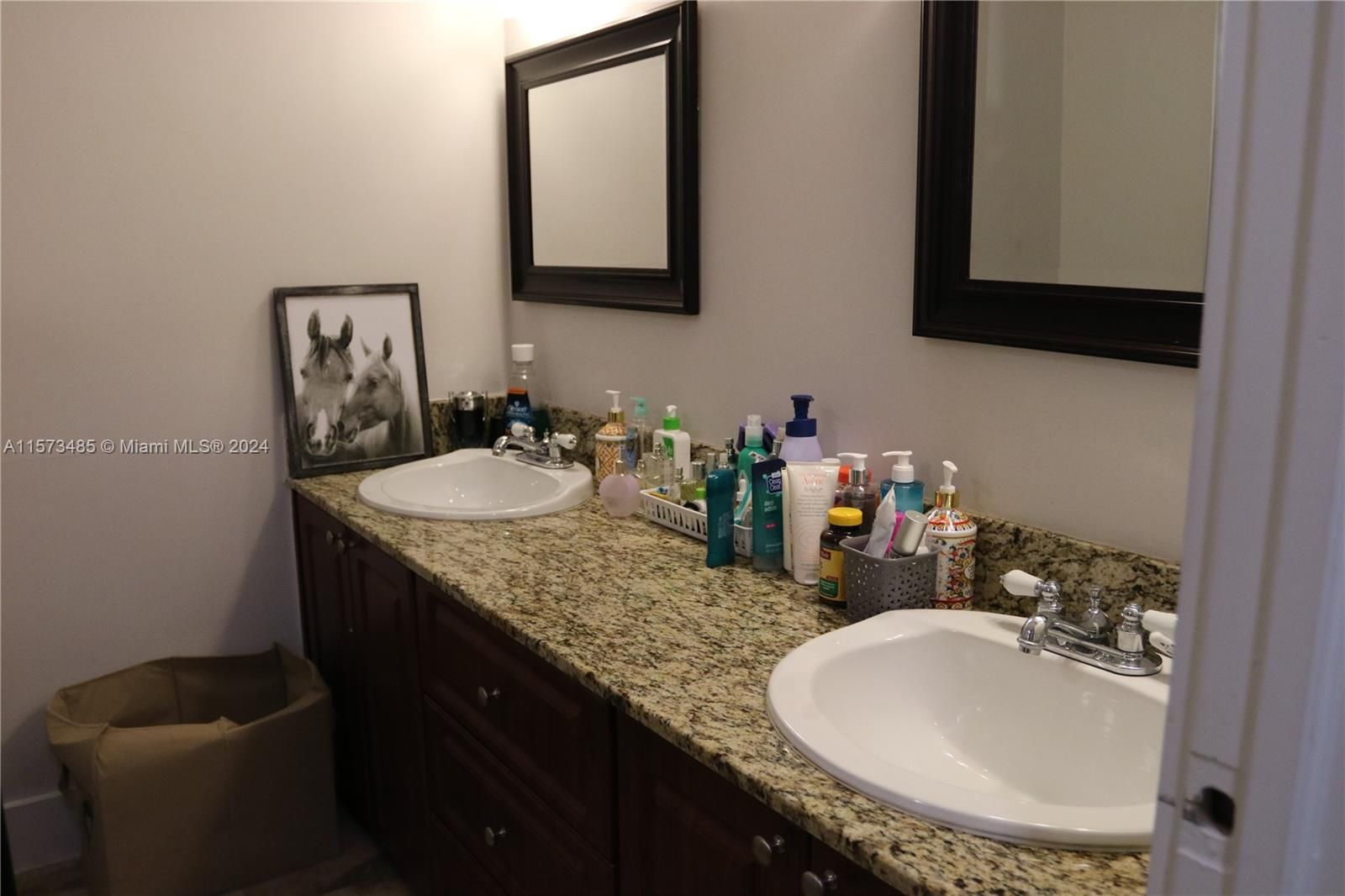 2nd Floor Full Bathroom