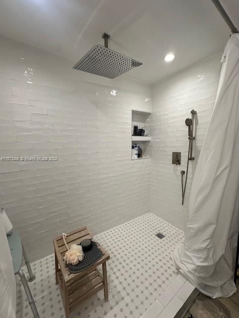 1st Floor Bathroom