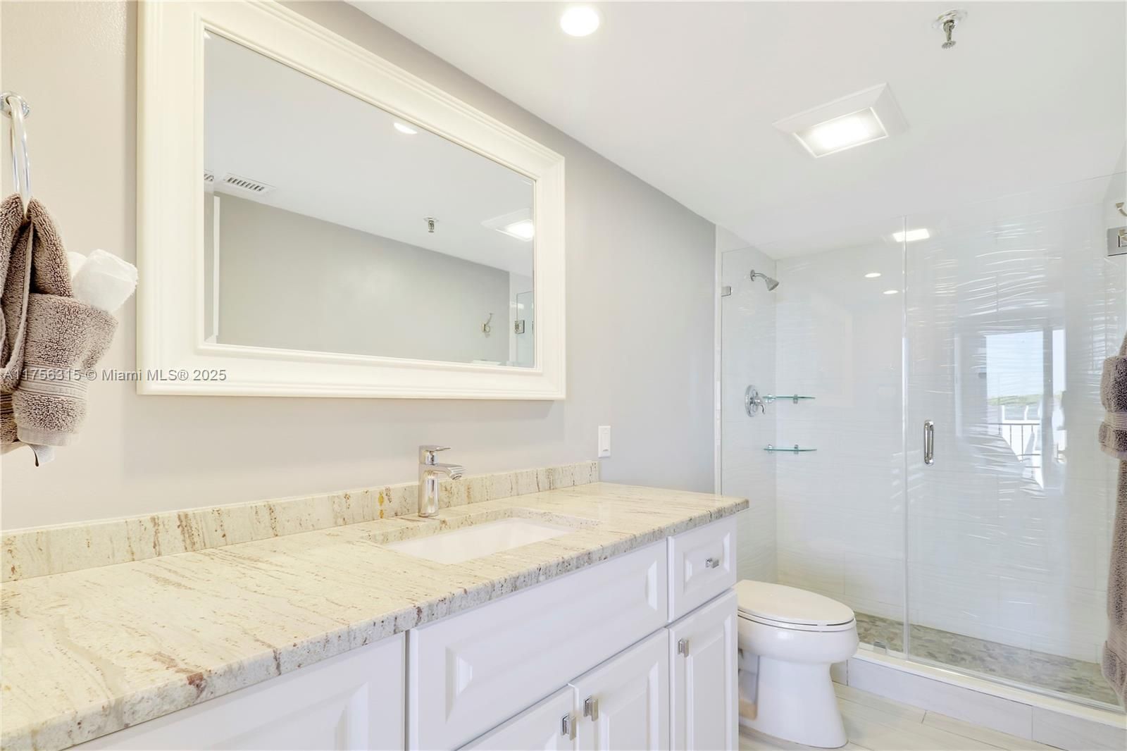 2nd Bathroom