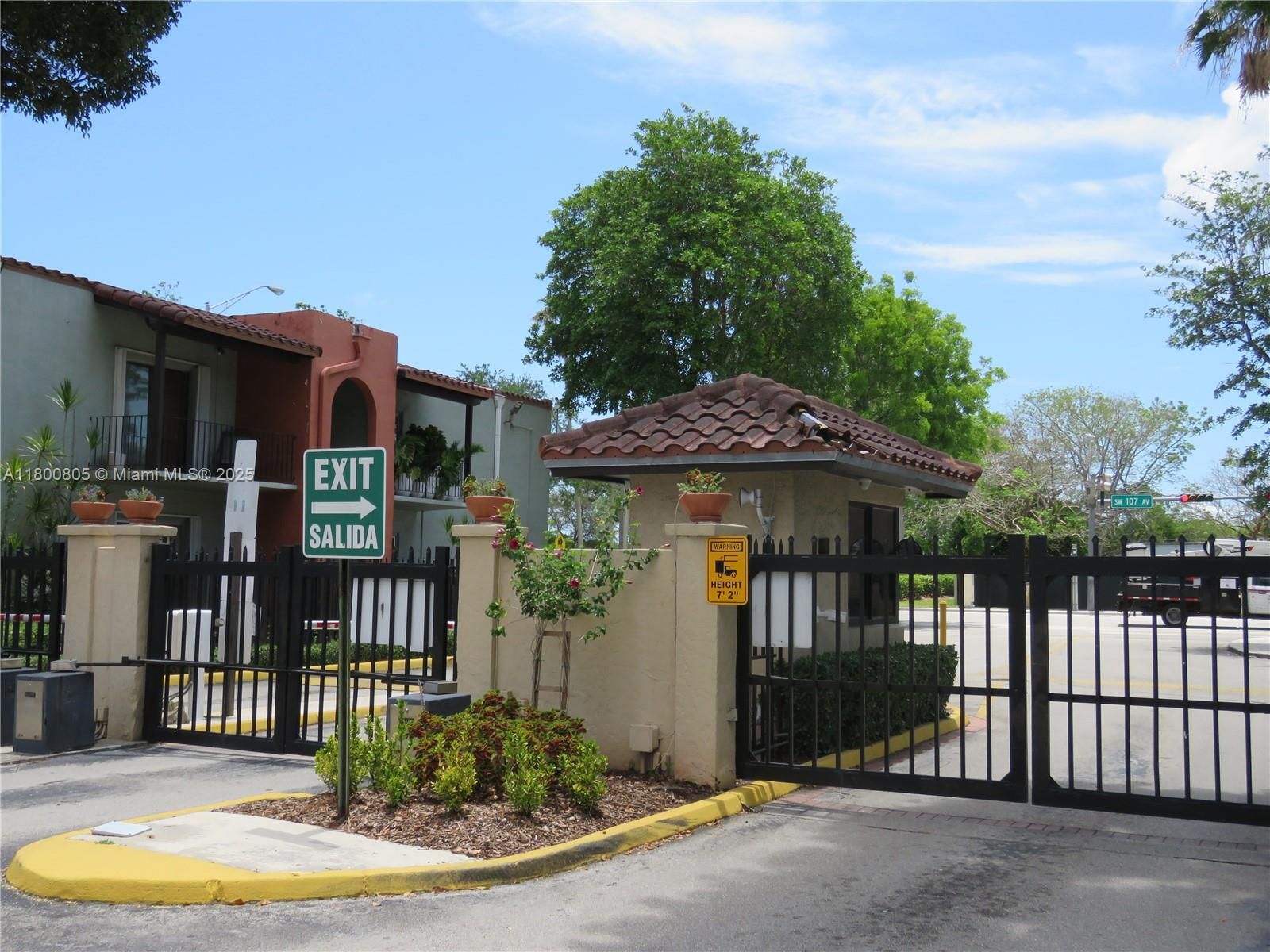 Front gate/guard gate